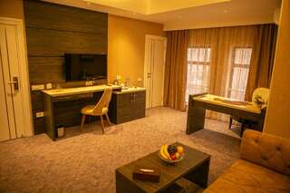 Отель Parkway Inn Hotel & Spa Баку Четырехместный номер-2